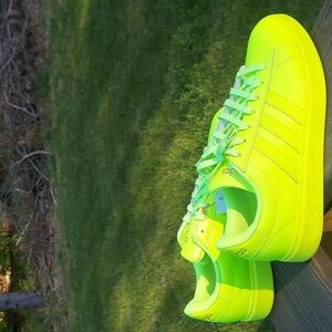 NEW Neon Green Adidas Size 9 1/2
